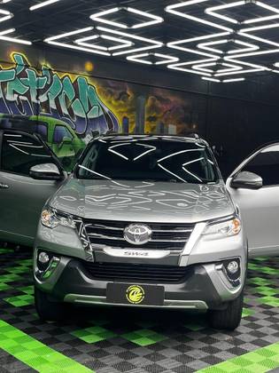 TOYOTA HILUX SW4 2.7 SRV 7 LUGARES 4X2 16V FLEX 4P AUTOMÁTICO